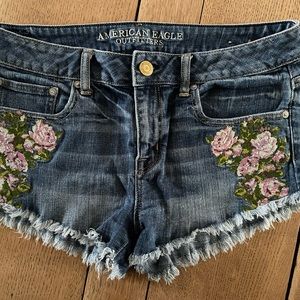 Floral embroidered American Eagle shorts, size 10